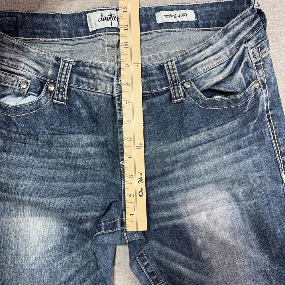 Daytrip‎ Scorpio Skinny Jeans Size 32L Medium Wash Whiskers Stretch actual 34x33